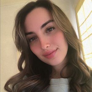 Meet your Posher, Elena